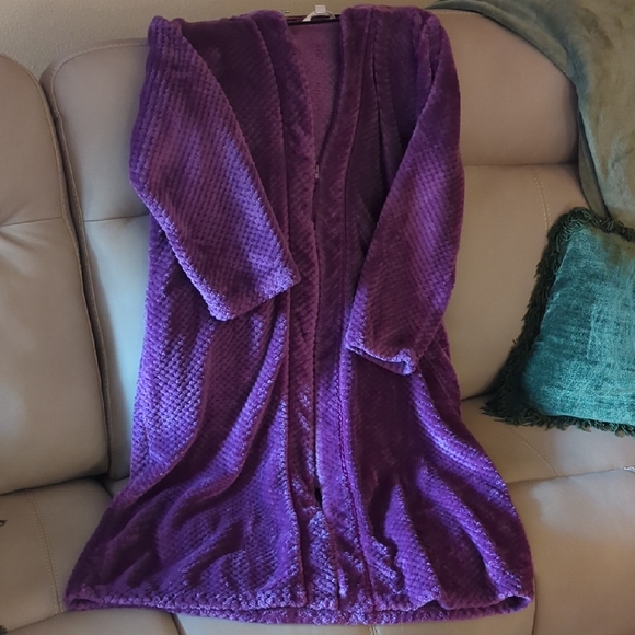 Secret Treasures Luxurious Purple Robe - Picture 1 of 4